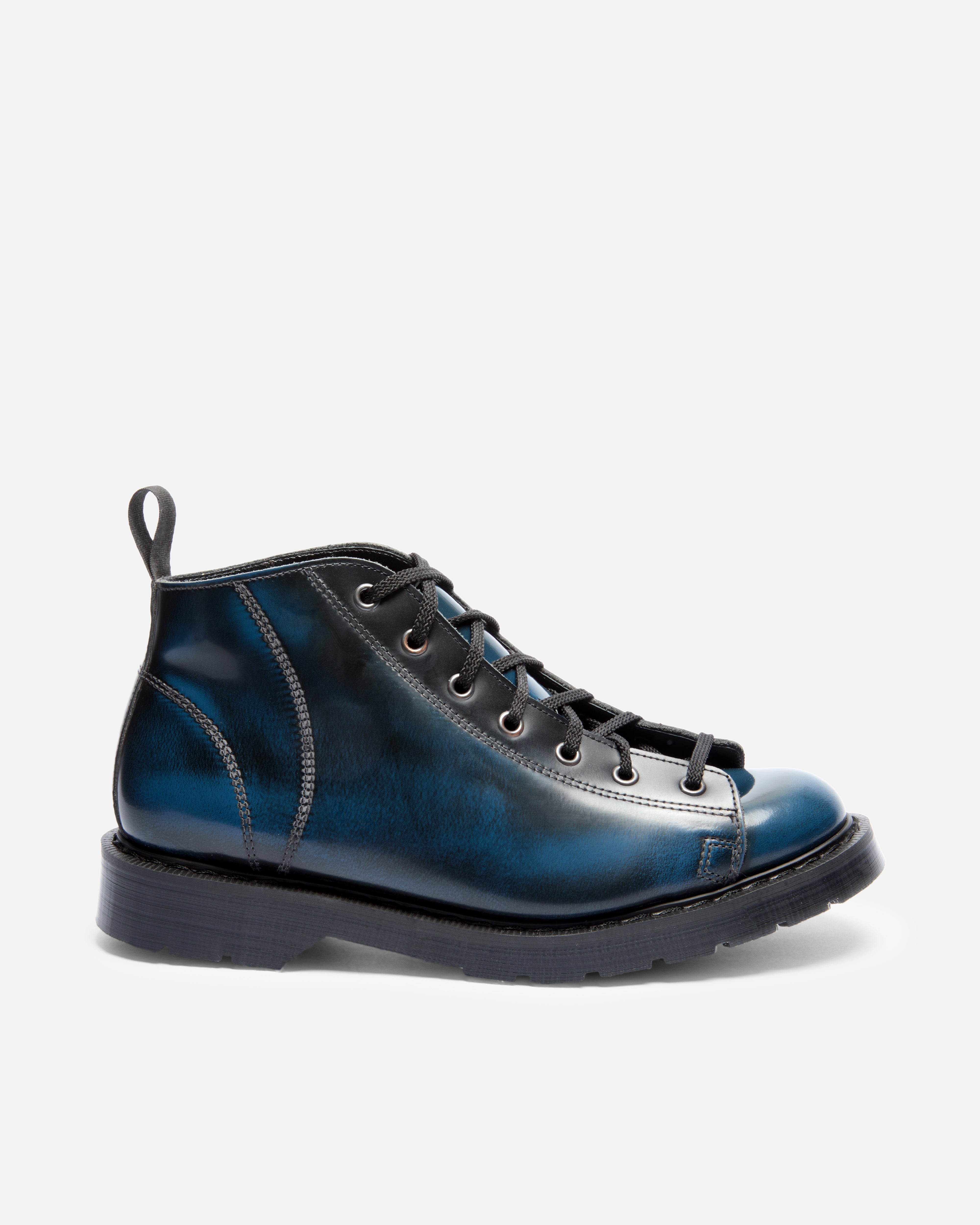 MHL.ショップ限定SOLOVAIRモカシンシューズ